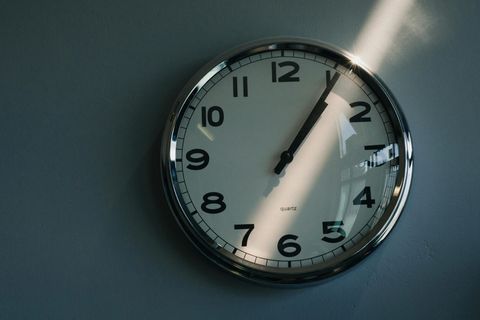 Prima țară din UE care ar putea legaliza ziua de lucru de 13 ore. Sindicatele denunță „distrugerea oricărui concept de viață familială”